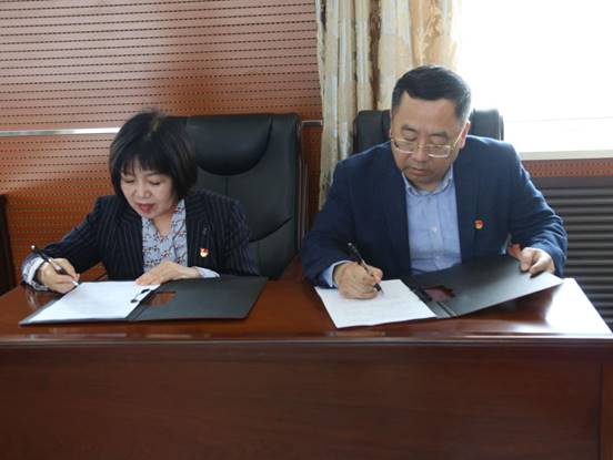 说明: 02-2党委书记与分院签订党风廉政建设责任书