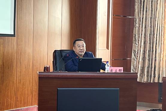 说明: 书记特写